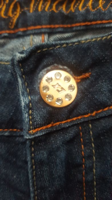 Dżinsowe spodnie z ozdobami