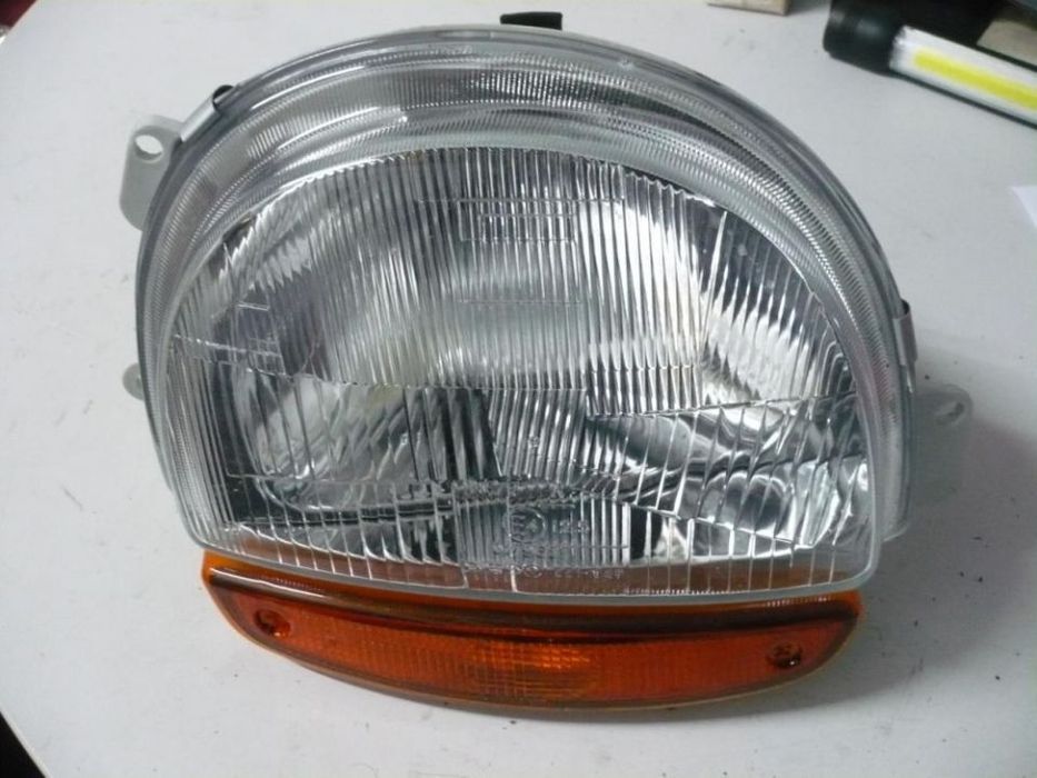 Farol c/ pisca ( ESQ / DRT ) - Twingo ( 93 / 98 )