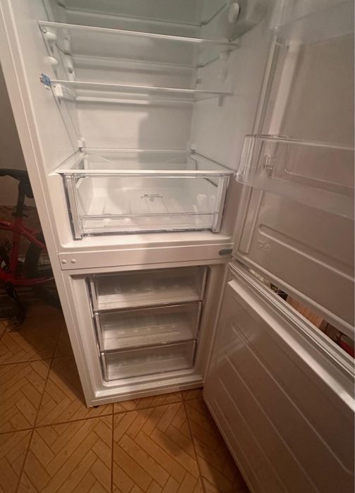 Frigorifico combinado Indesit Eficiencia A++ - LR7 S2 W - 307L