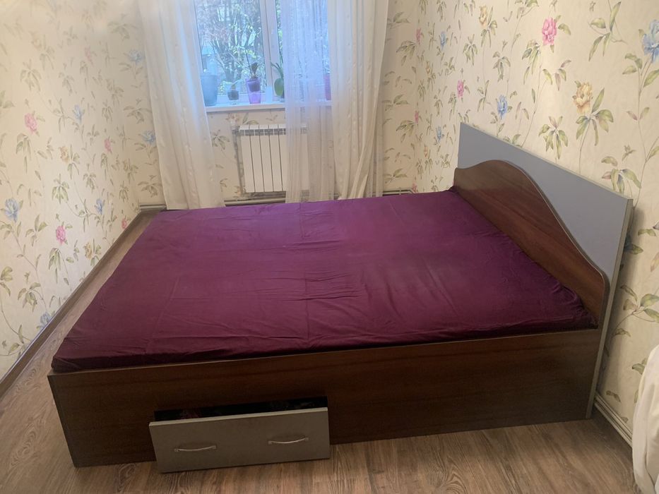 Кровать двуспальная