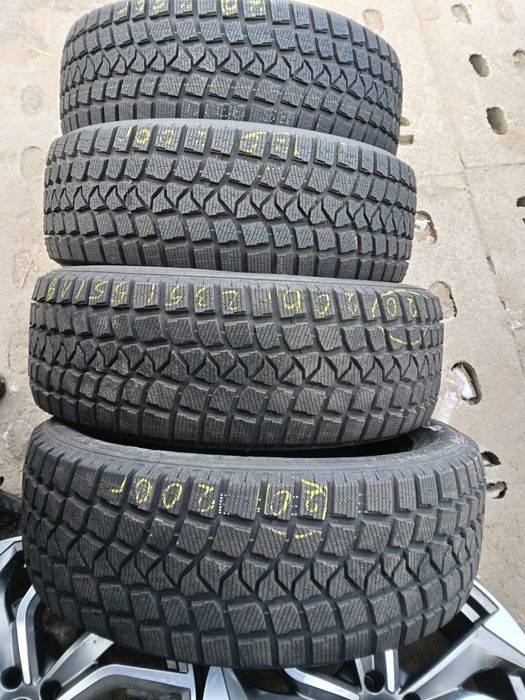 Nowe demo opony zimowe 235/55/18 Mazzini 4 sztuki 25r
