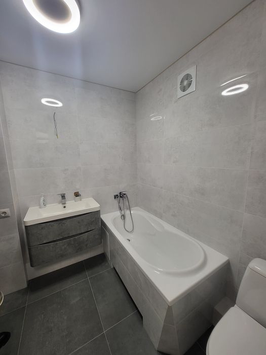 Продаж 2 кімнатної на 2 поверсі