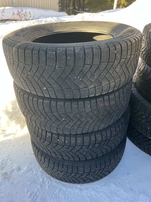 215/65/17 Pirelli ice zero