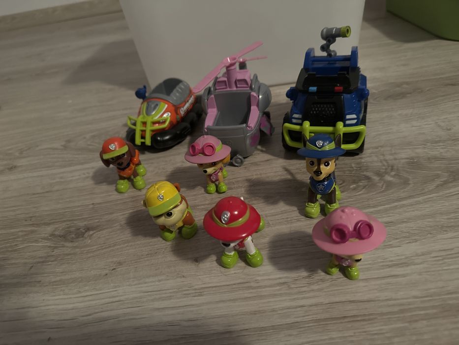 Zestaw Psi Patrol ,auta+ figurki