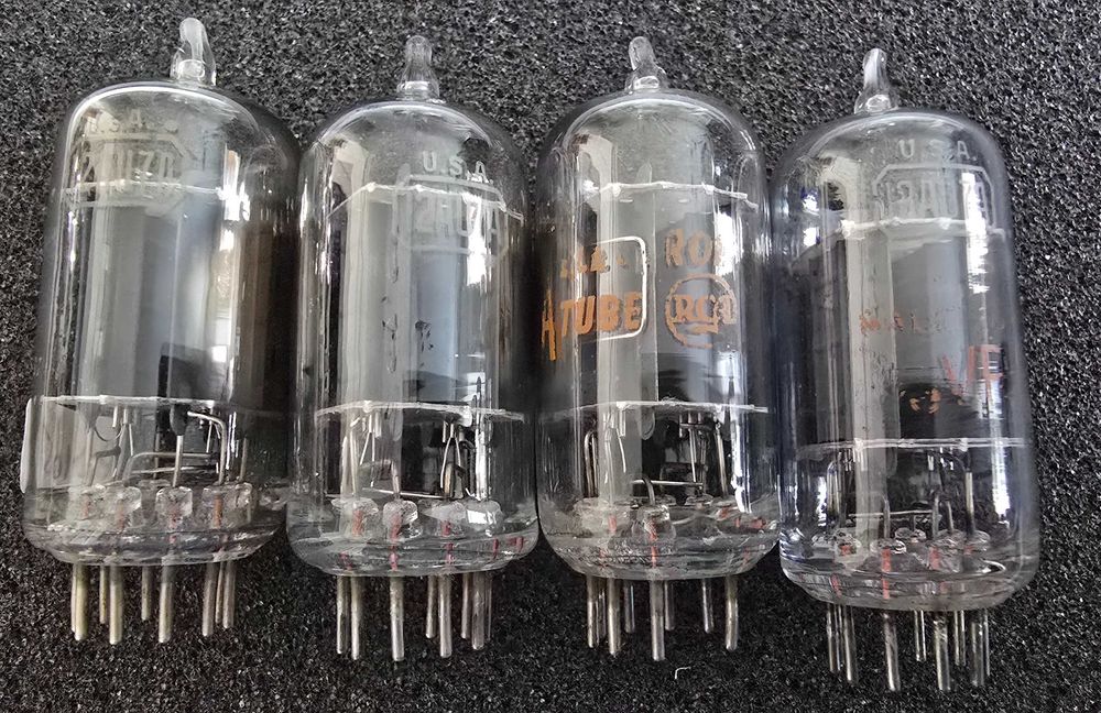 Lampa RCA 12AU7 / ECC82 "Clear Top" – USA – Side Getter – Legenda