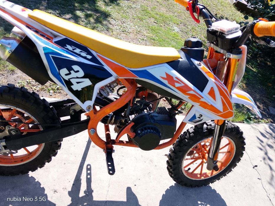 детский бензиновый питбайк XTM 50cc с двухтактным двигателем.