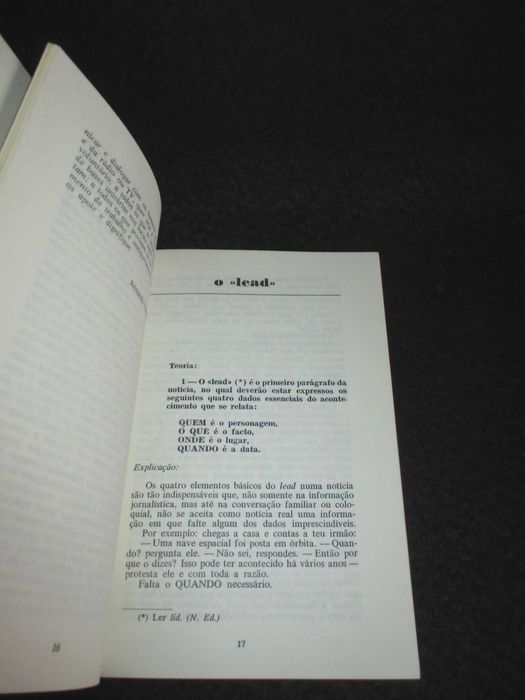 Livro Manual de Jornalismo Ricardo Cardet 1ª edição 1977