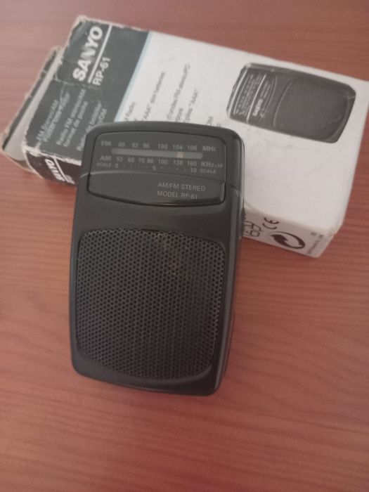 Rádio de bolso Sanyo (antigo)