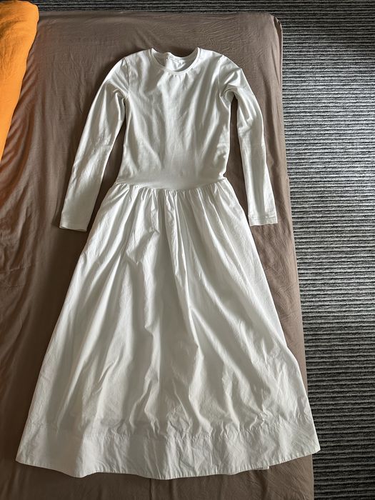 Довга біла аукня DiaDia