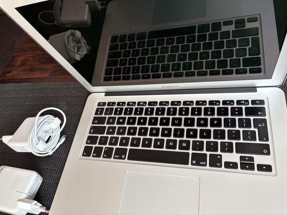 MacBook Air 2017 13 cali 8 GB i5 128 GB uzywany