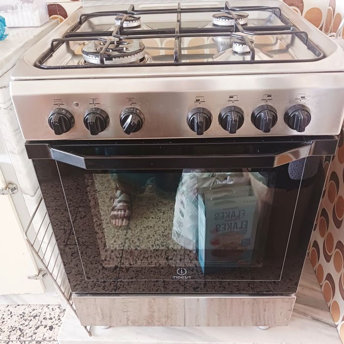 Fogão Indesit 60cm Inox – 4 Bicos a Gás + Forno Elétrico