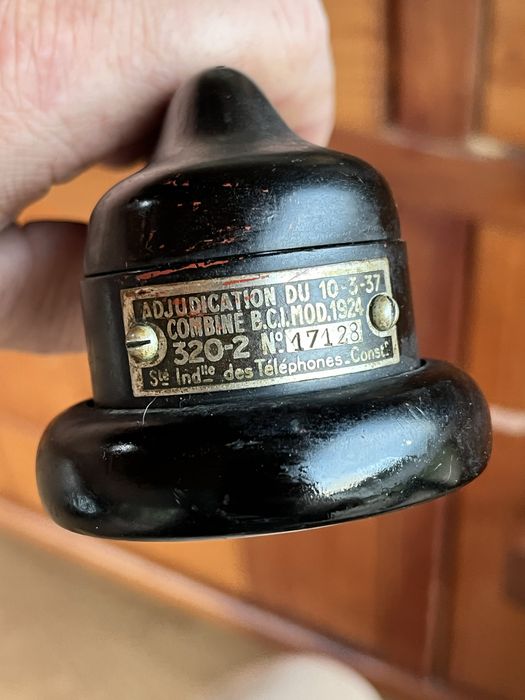 Antigo telefone anos 30