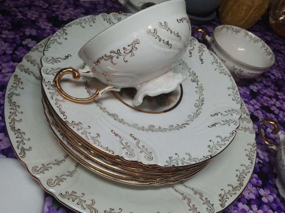 Продам чайную тройку фарфор Германия мадонна volkstedt