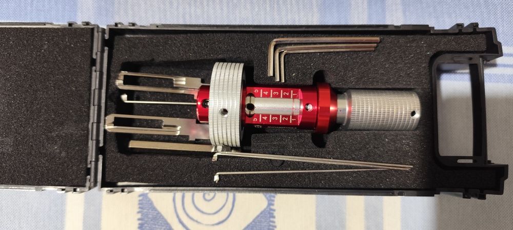 Ferramenta de abertura de fechaduras