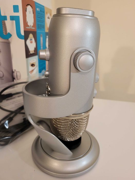 Blue Yeti USB Silver - Conjunto de microfone com auscultadores
