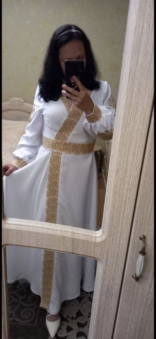 Вишиванка жіноча святкова