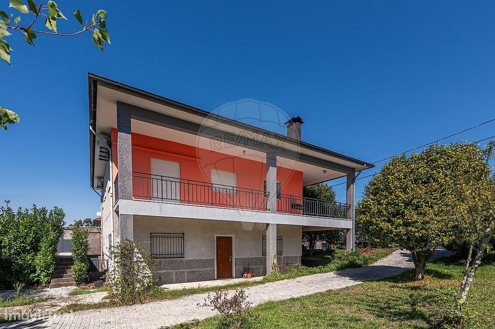 Moradia T4 para venda