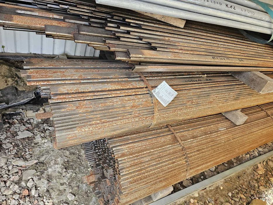 Profil stalowy zamknięty stal czarna nieocynkowany 30x10, 1,5mm