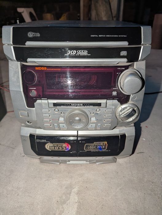 Wieża LG głośniki