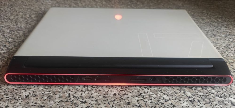 Alienware M17 R2 i7/16 RAM/256 SSD/ RTX 2060