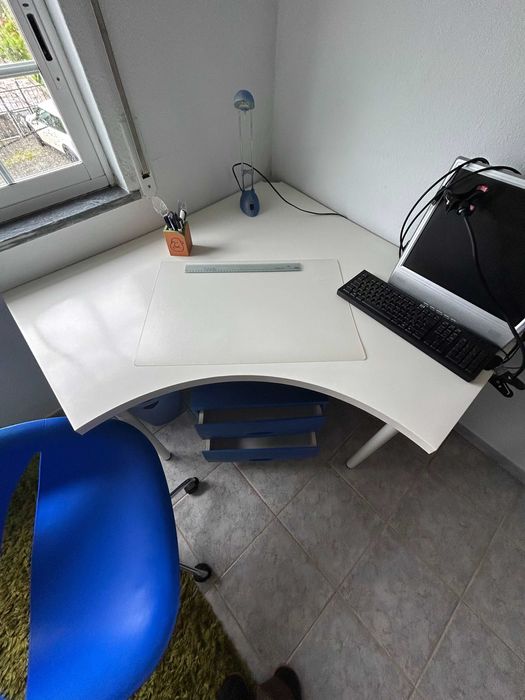 Conjunto Completo de Escritório – Secretária + Cadeira + Móvel + Balde