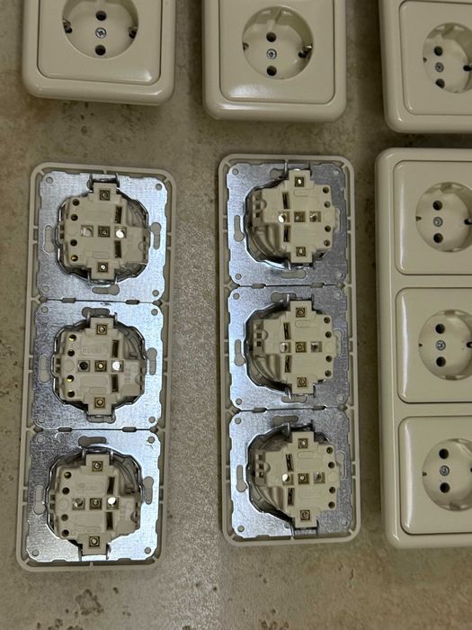 Продам Розетка + рамка