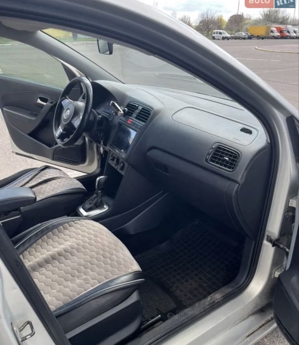 Volkswagen Polo 2012 VIN XW8ZZZ61ZDG034051 фото оголошення 6 з 10