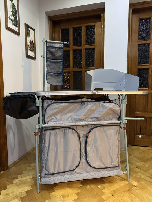 Szafka turystyczna , kempingowa półka quechua
