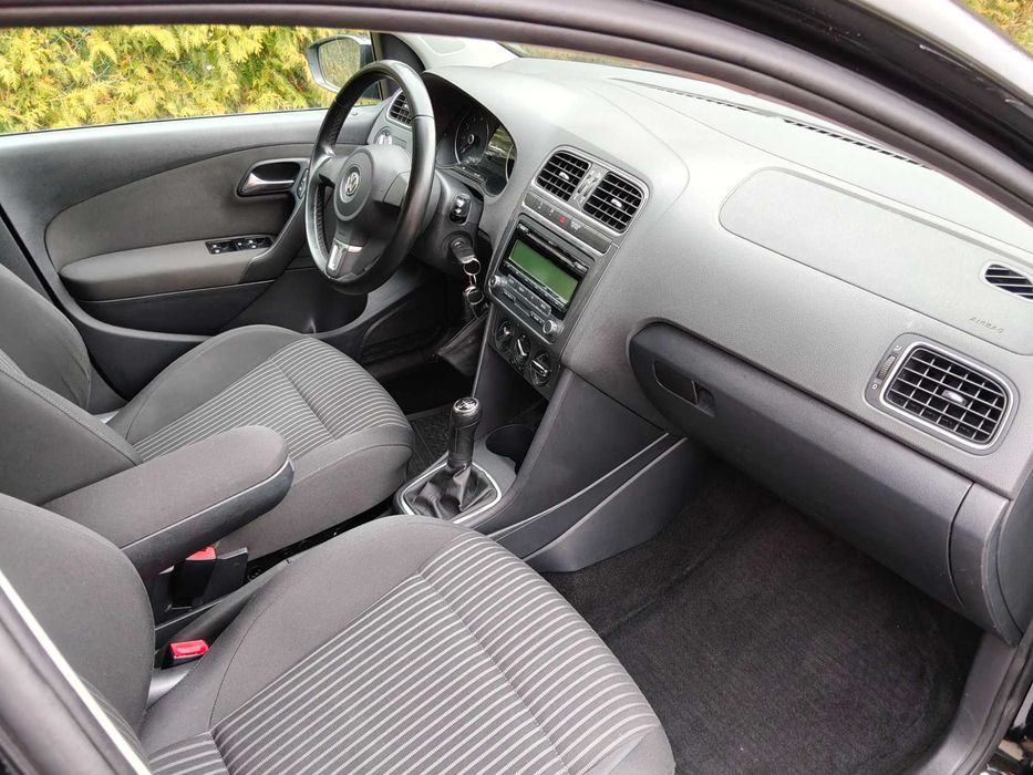 VW Polo 1,4MPI benzyna 2011r