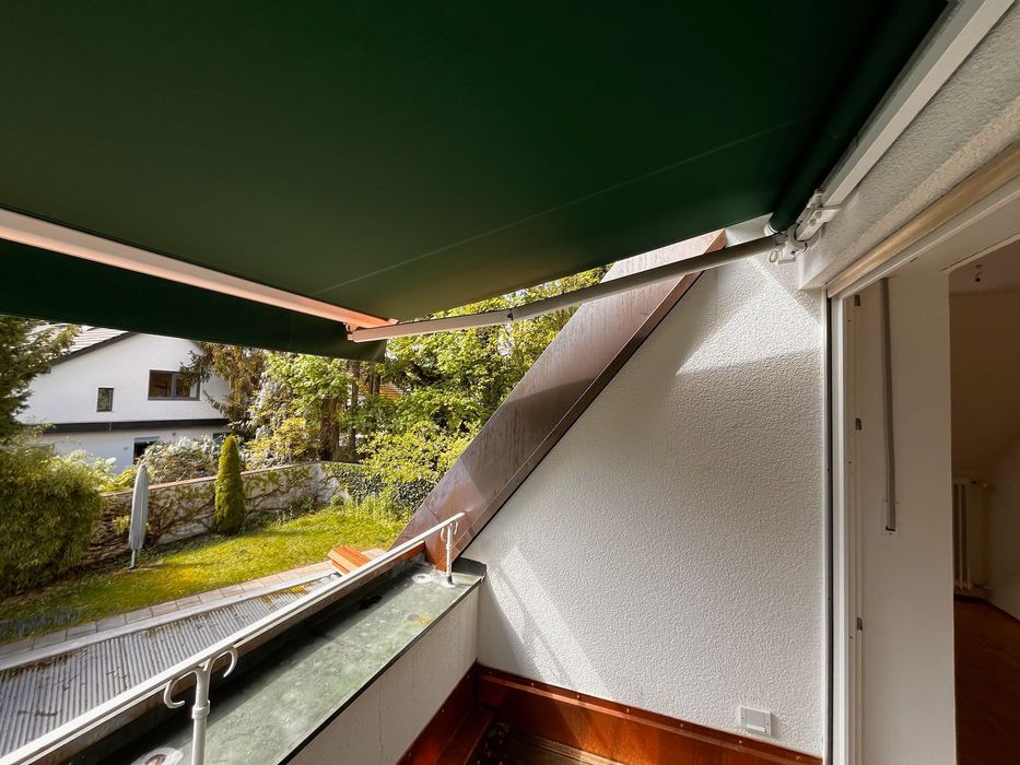 Toldo manual, em bom estado