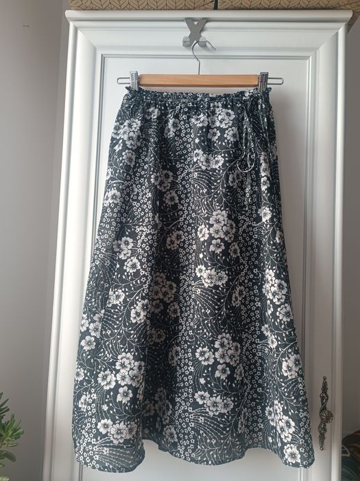 Cieniutka spódnica bez podszewki