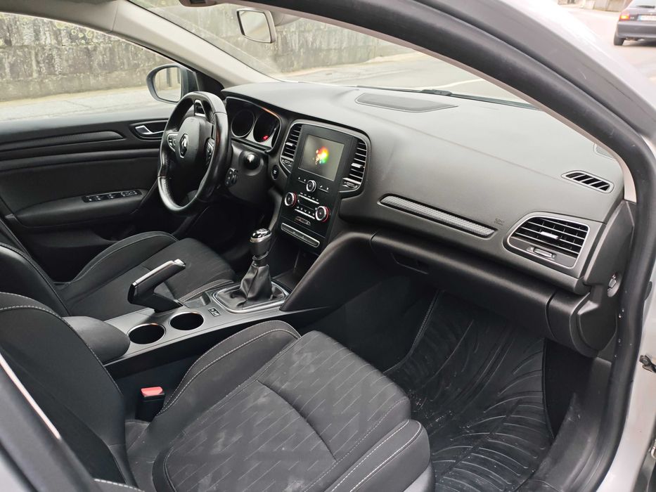 Renault Megane Sport Tourer 1.5 dCi Limited - Muito Estimada
