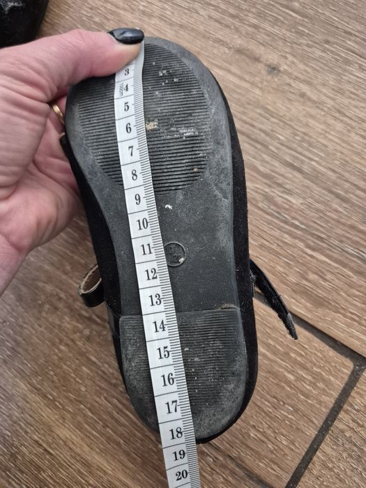 Czarne eleganckie buciki 28