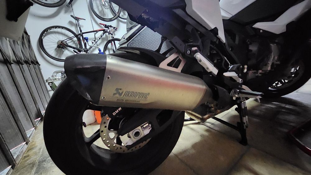 Escape Akrapovic BMWS1000XR 2025