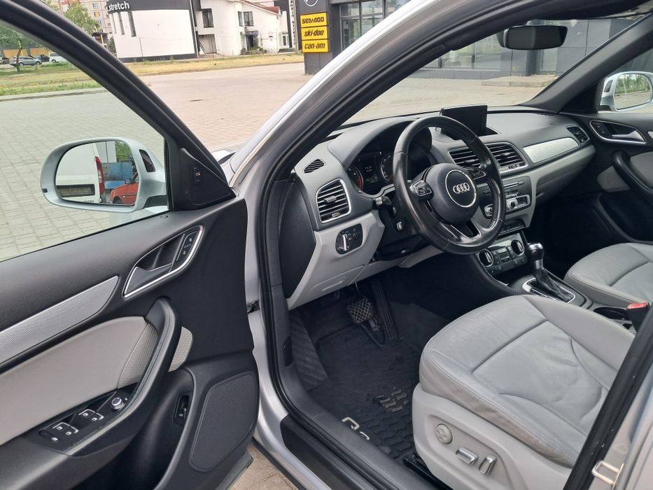 Продам  Audi Q3.