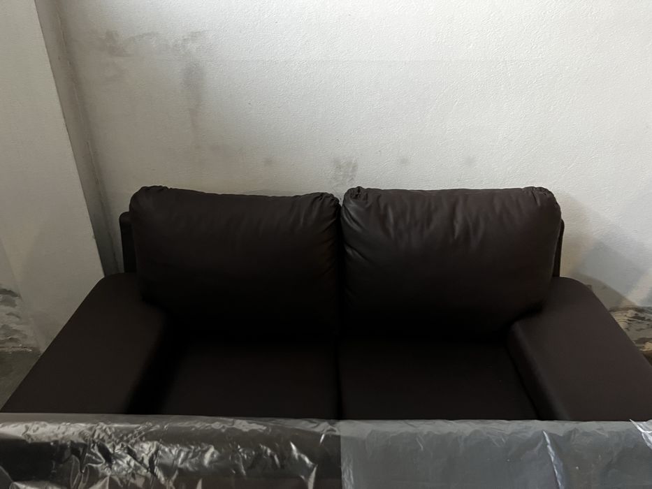Conjunto sofas castanho escuros
