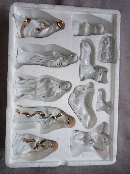 Figurki porcelanowe szopka boże narodzenie Porcelana złocona