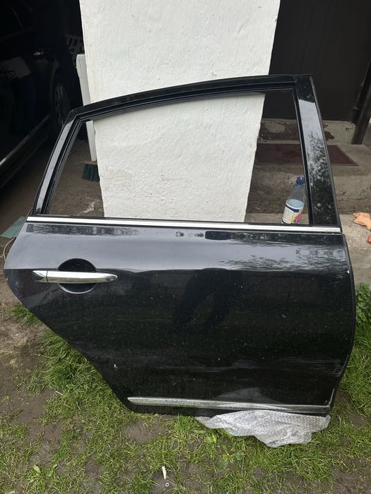 Дверь Nissan teana g32 задняя правая,с маленьким дефектом