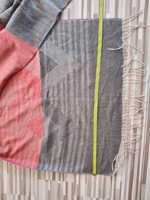 Duży ciepły miękki szal na jesień zimę