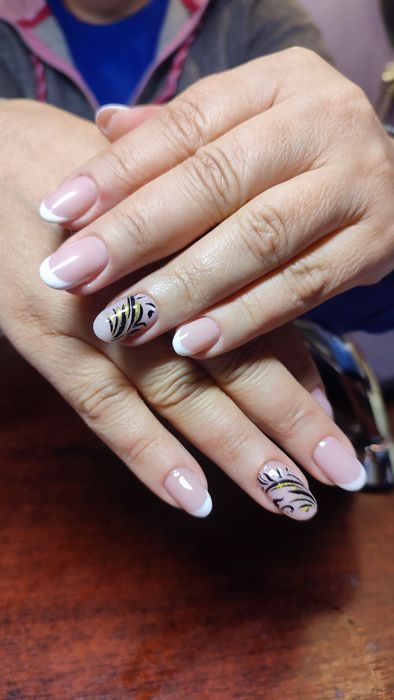 Хочете  собі нігті тоді вам до мене