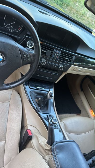 BMW E90 2011 318D
