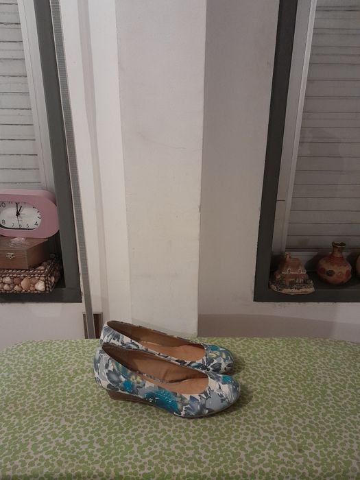 Vendo Sapatos de Senhora EMILIO LUCA muito bonitos como novos
