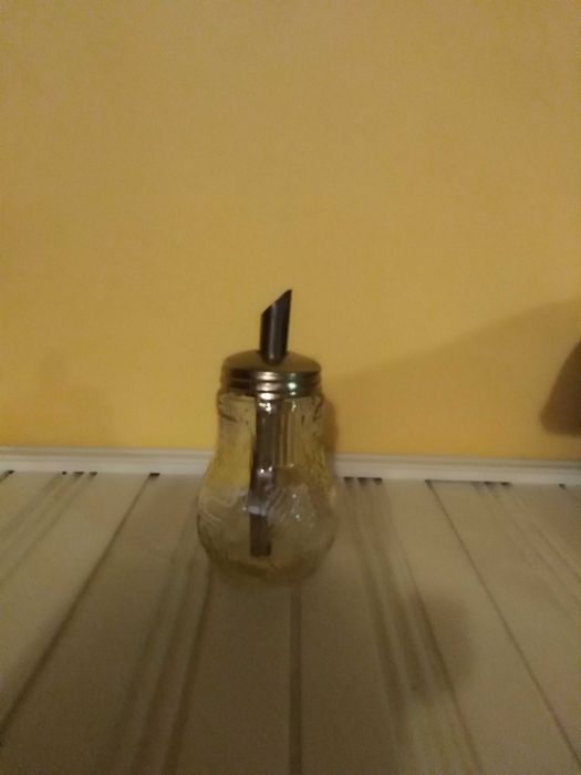 Cukiernica z dozownikiem