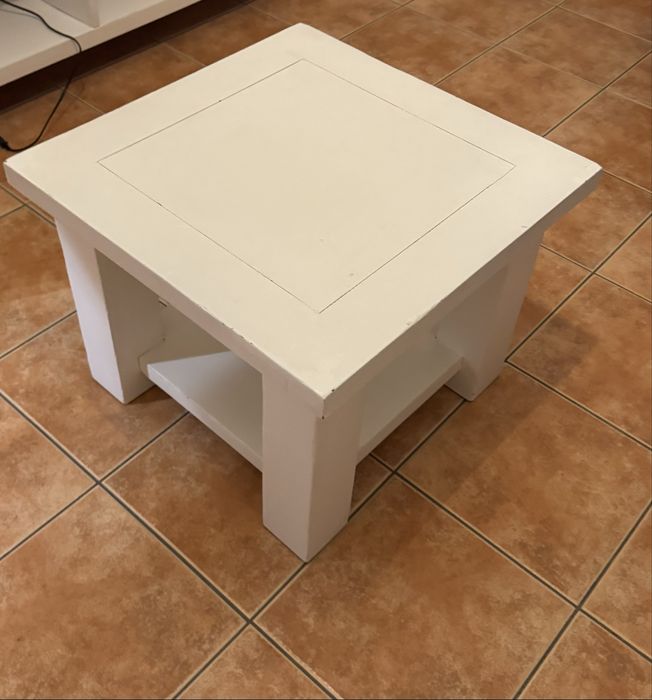 Mesa de jantar com 4 cadeiras e mesa de apoio