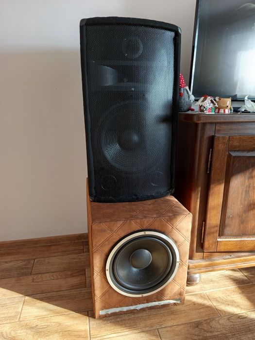 Kolumny podłogowe estradowe