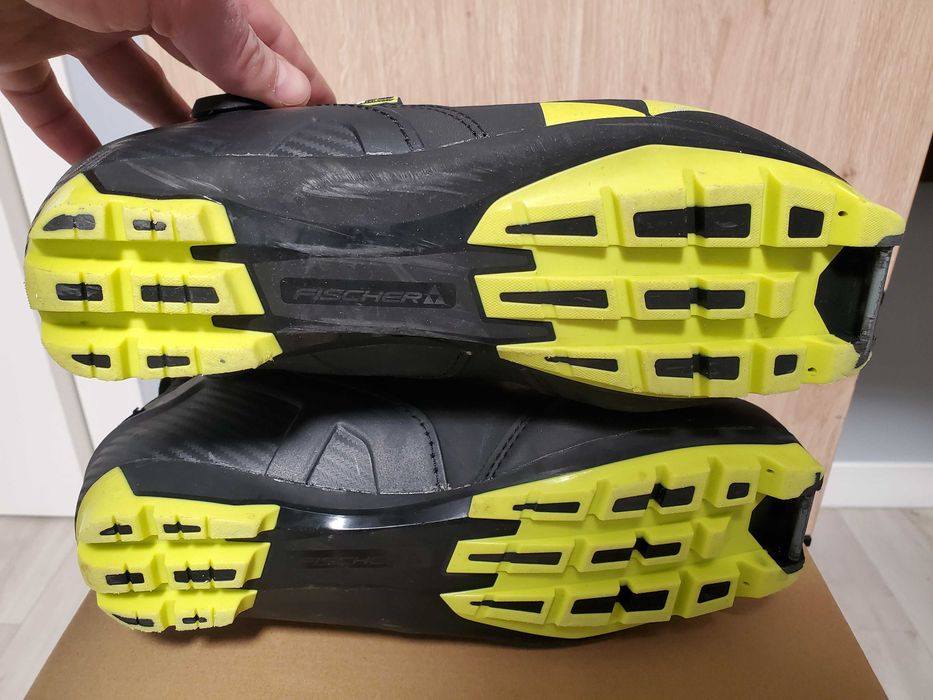 Бігові лижні боти Fischer універсальні