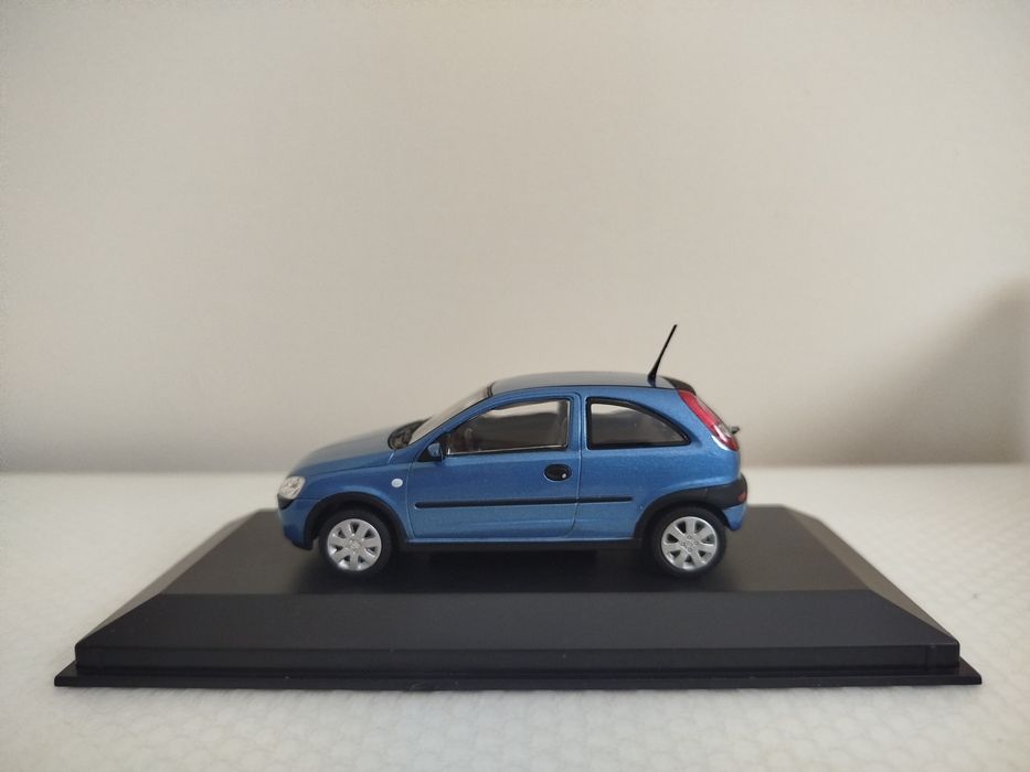 Miniatura Opel Corsa 1/43 Nova