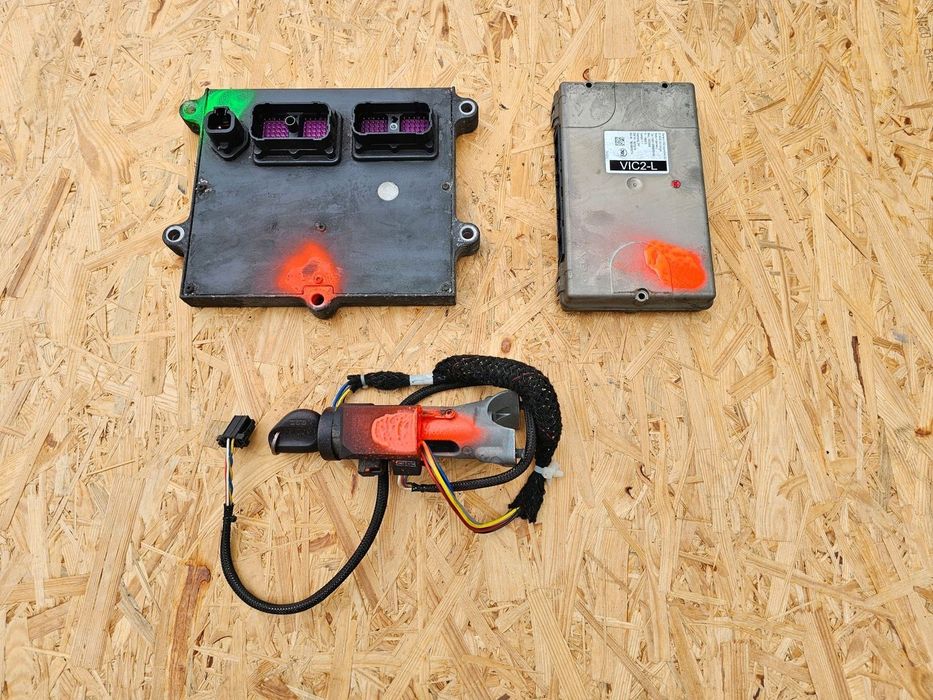 ZESTAW STARTOWY KOMPUTER STEROWNIK SILNIKA STACYJKA IMMO MODUŁ VIC DAF LF 45 55 140 160 180 185 KM