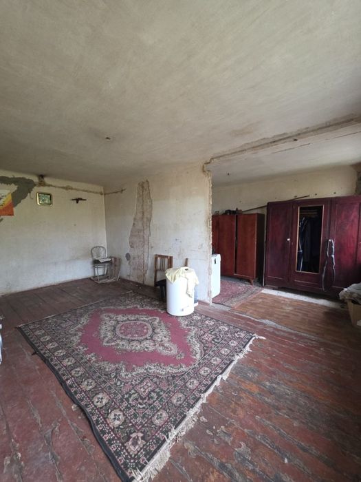 Продам 2 кім. кв. під ремонт в м. Сміла