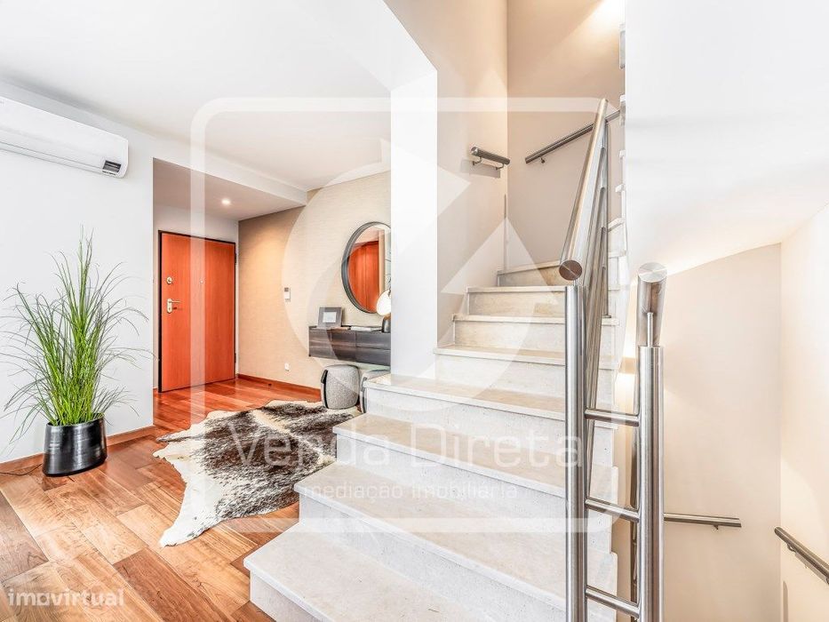 Moradia de luxo V4 com ROOFTOP, jardim e Churrasqueira, em Alcochete.